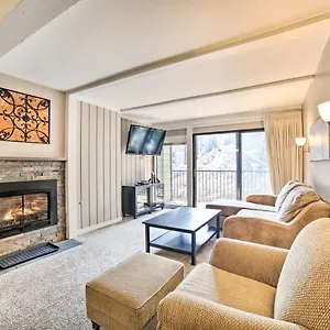 Apartment Mammoth Mtn Escape With Pool And Walk To Lift, Mammoth Lakes